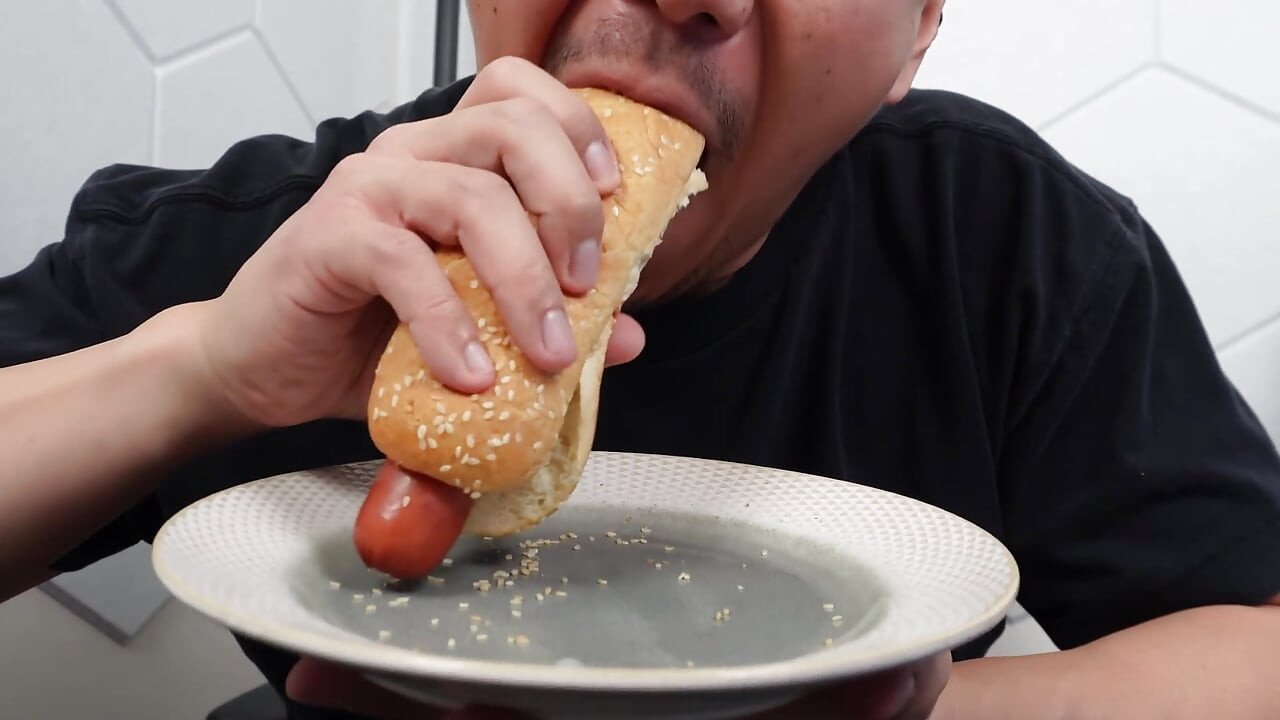 精液入りホットドッグAsmrを食べる