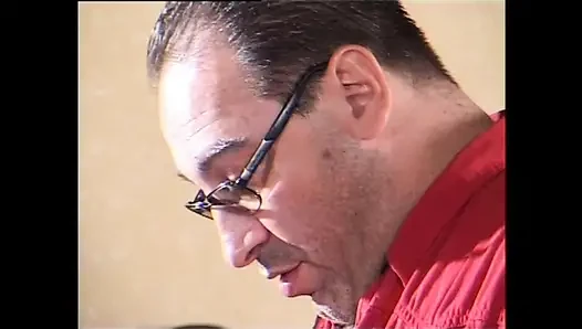 Si cewek sange ini dientot habis-habisan sampai dicrot di dalam