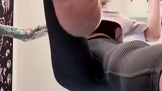 67 riesin pOV spielerisch necken