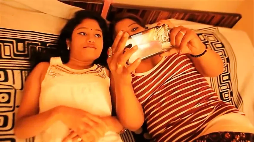 Desi tamil lesbiska flickor sambavi och soni - hot