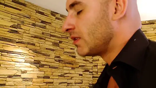 Memek cewek rambut pirang dengan sepatu hak tinggi dan lingerie dientot dalam banget setelah jilat memek