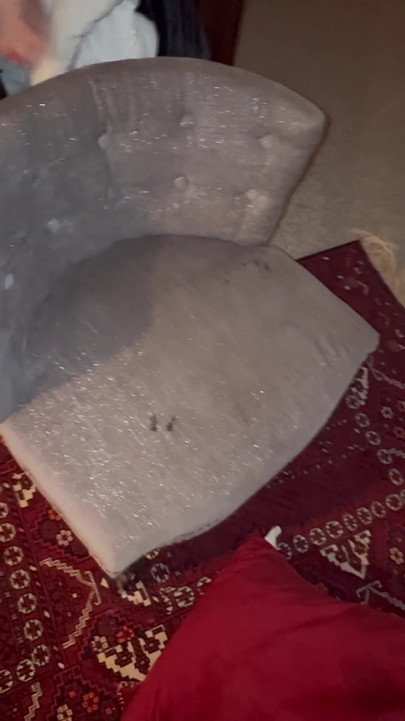 자지를 빨고 장난감으로 후장을 빨아주는 마누라