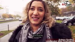 Une adolescente allemande tirque sur un rendez-vous sexuel se fait prendre en public à Berlin