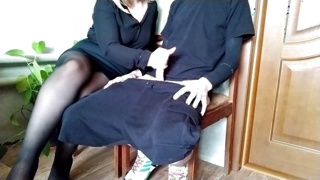 Fantazija o tome kako riskirati i dobiti kurac blizu sočne zrele milfare
