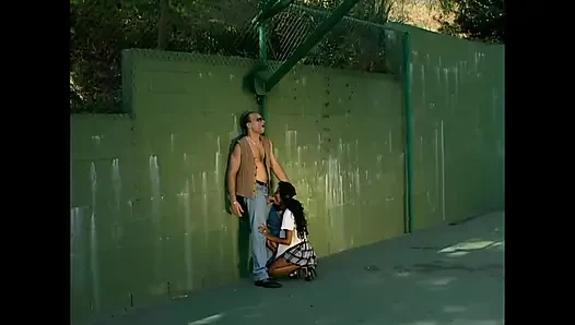 Русалка Льюис: экзотическая богиня с большими, мягкими натуральными грудями