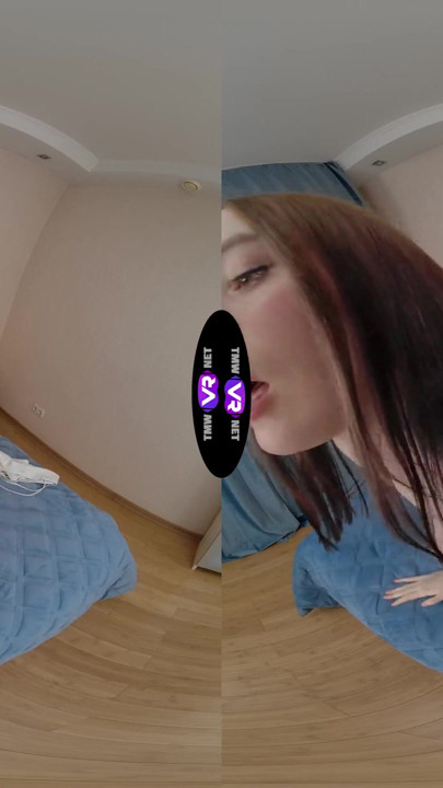 Modern girl masturbates on a bed – TmwVRnet | Clip 3