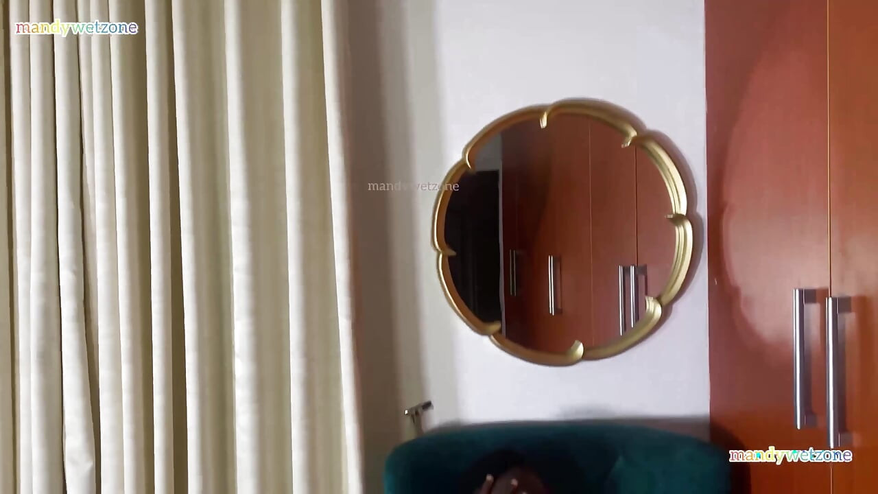 Kadang-kadang, detik-detik yang paling tidak dijangka berlaku di belakang Pintu Hotel