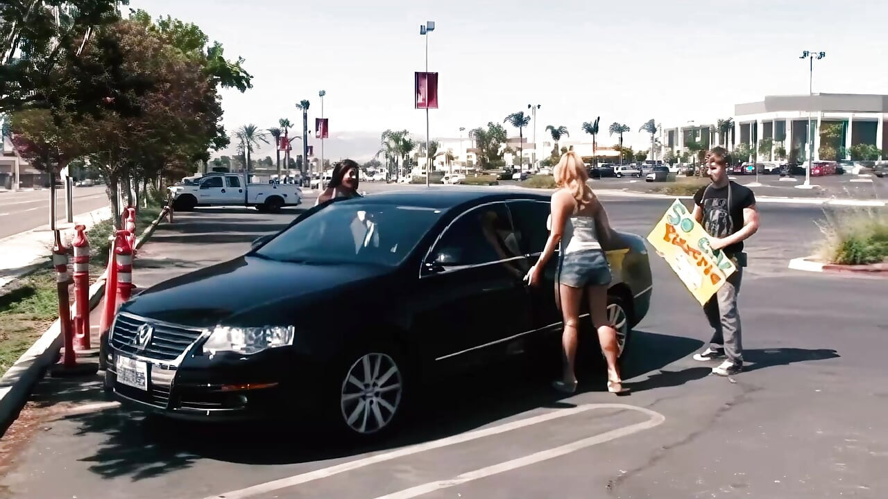 Sophia Ferrari และ Trina Michaels Are Tramps