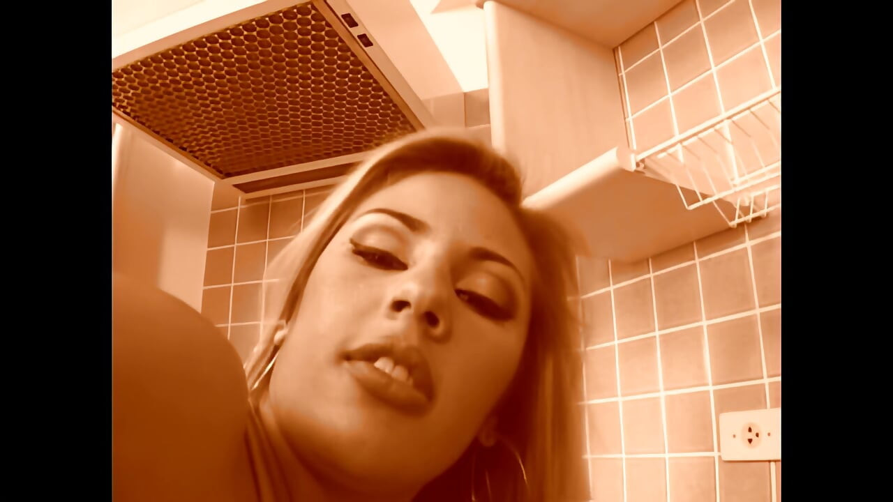 핫한 남미 미녀를 위한 강렬한 인종 간 항문 섹스