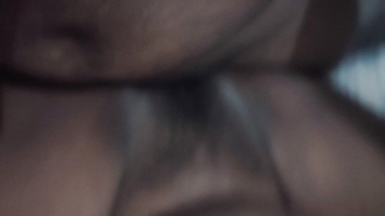 Partie 1 pendant que l’étalon punjabi baise sa copine puis à la fin le préservatif s’est cassé.