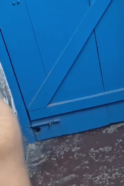 Vlasnik sobe romansa sa svojom ženom i jebao je u seks videu