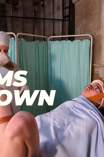 Piercing-uri în pizdă legate și joc anal de stăpână