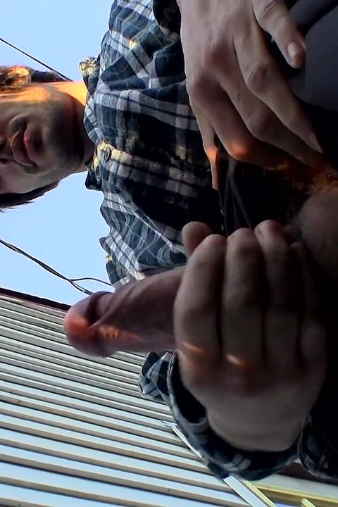 Pissing & jerking out some hot juice!