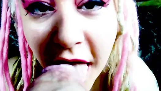 Kamu baru saja terdaftar di kampus mahasiswi teman sekamar barumu suka nyepong kontolmu