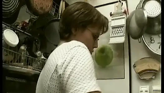 Di Balik Pintu Jerman Kacau Dengan Rajin - Film Lengkap