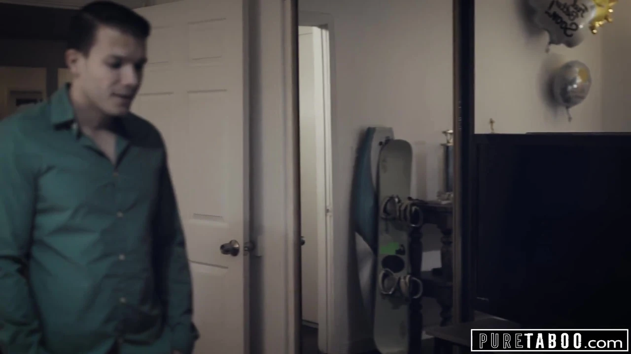 PURE TABOO Stepmom Helped Injured Step Son Pleasure Himself