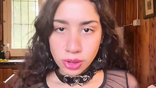 Latina terangsang menampar payudara dan pantatku