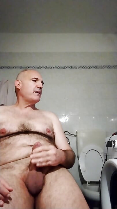 Svršavam i psujem, gledajući porno videe na internetu