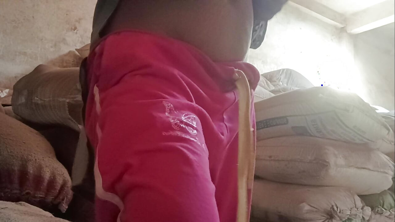 Cunhada pega fazendo sexo e dá