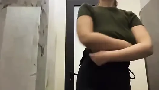 Halkın içinde ilk kez anal sikişiyor