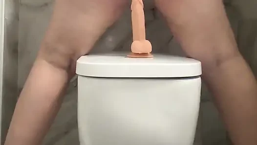 Милфа и дилдо