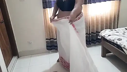 Aku ngentot ibu tiriku waktu dia lagi ngentot di kantor