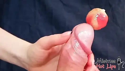 Cowok ini muncrat 3 kali sama lolipop di kontolnya