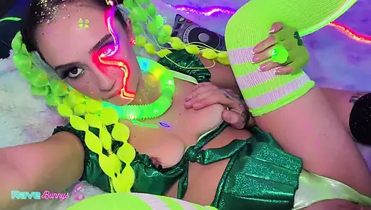 Lily jordan geht in einer wilden nacht mit neon und schmutzigem vergnügen verloren!