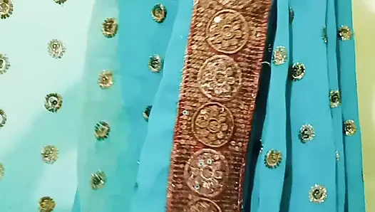 Arkadaşım karım sari giyiyor ve çıkarıyor