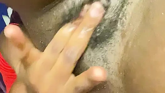 Permainan memek sempit cewek kulit hitam ini (sambil ngomong jorok)