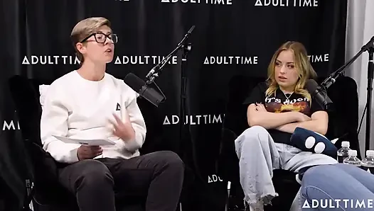 Gizelle Blanco ve Anna Claire Feromonları Bulutlar, Makaslama ve Çalı | Adult Time Podcast