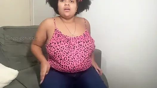 Üvey anne üvey oğlunu boşaltmak için osuruyor