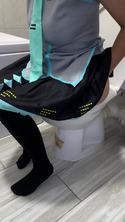The Daily Toilet S2 Episode 20: Hastune Miku