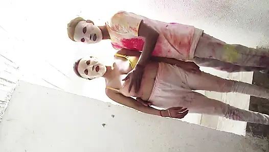 Сезон 2. Празднование Holi с другом мужа