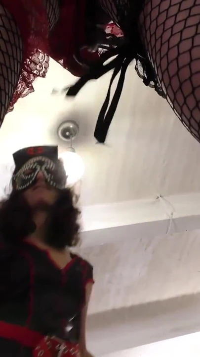 Momento memorável de "Miss Betty, a enfermeira negra brinca duro com um escravo"