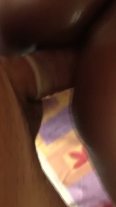 Buceta e cuzinho africanos suculentos fodidos em um falso casting amador | Clipe 1