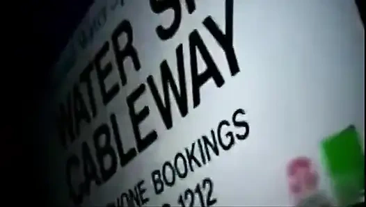 Tante seksi dengan toket raksasa lagi asik nyepong kontol di tempat parkir mobil