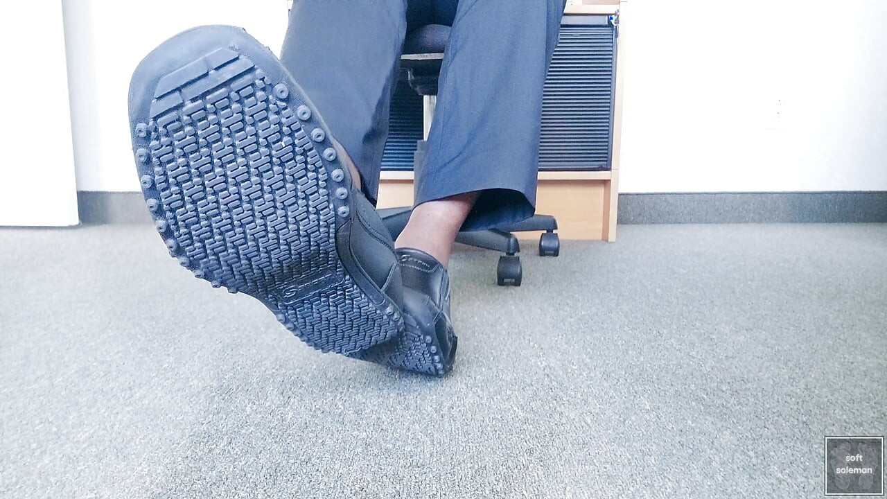 I remove my odorous shoes (2) (2026)