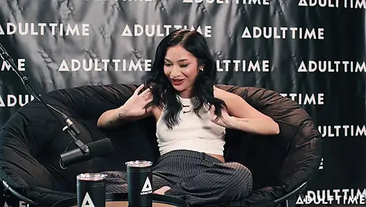 Avery Black Dry Humping, Kejahatan Sejati, & Mengarahkan VR Jagung | Podcast Khusus Orang Dewasa