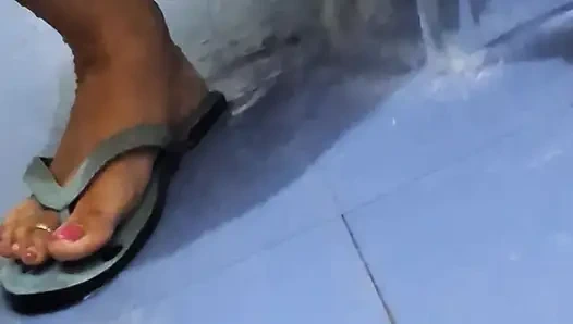 Dost ki nahate hue video banai full Maza aya