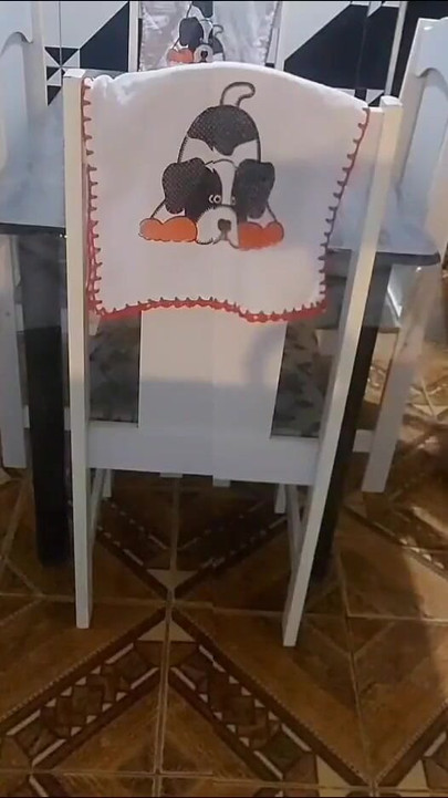 Zadivljujući trenutak iz "polubrat jebe polusestru dok maćeha pere suđe"