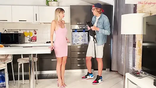 Scandalous Solution of the Nymphomaniac Aunt to Her Stepnephew Troublemaker