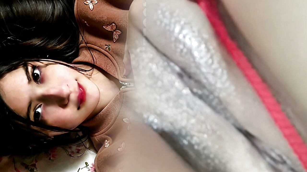 Porn actress is caught masturbating