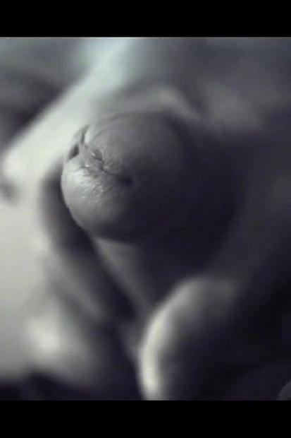 Mamă sexy blondă excitată preia controlul și călărește cu pasiune intensă