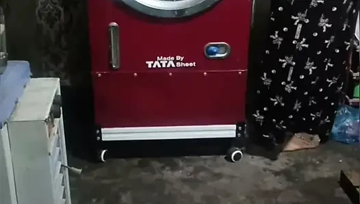 İki kişi, koca kayınbiraderi, bir kız, iki erkek, üçlü Hintçe ses