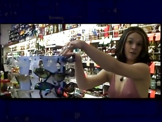 Hübsche blondine fickt fussy, fickt großen schwanz, lutscht auf dem markt