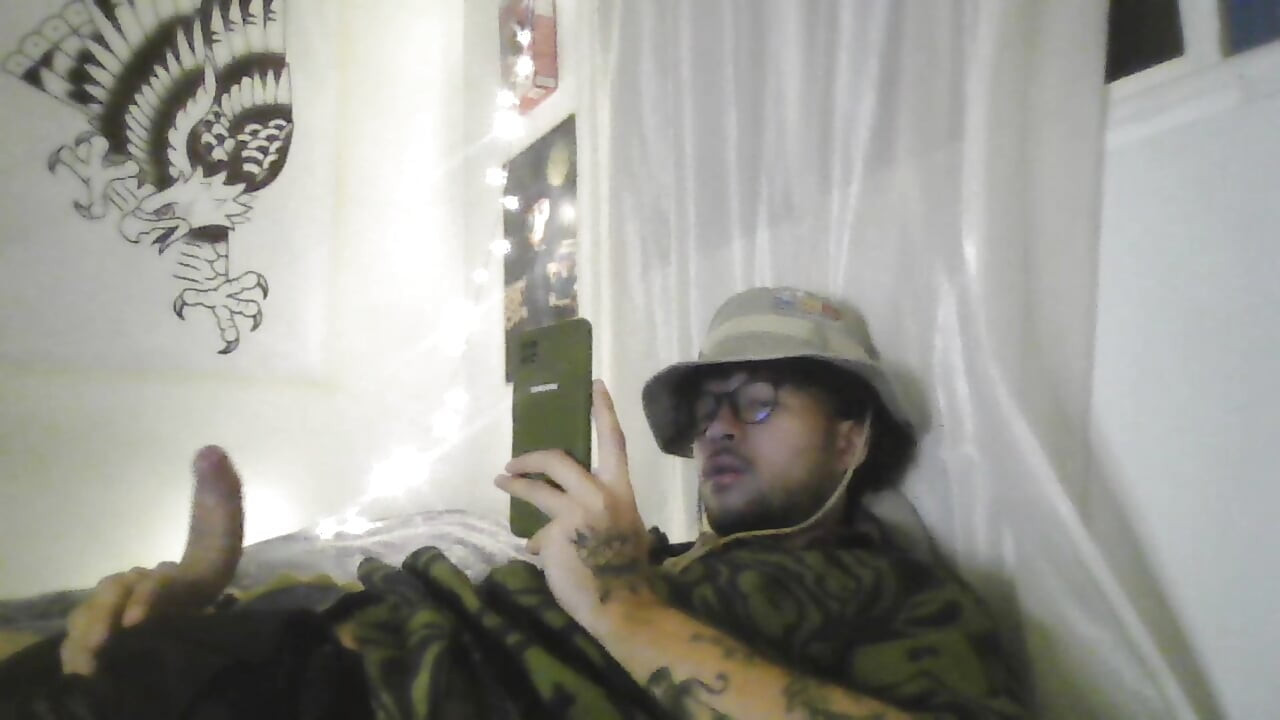 I checked my stepsister's cell phone and got horny when I saw her delicious tits