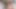 Güzel bir anne cam bir oyuncakla oynamaya davet ediyor