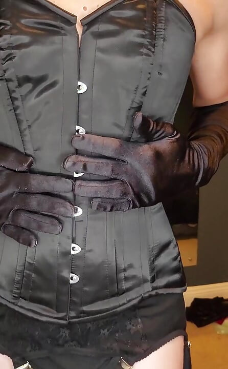 Admit It, You Love Fantasising About Me, You Wish You Were Kneeling Underneath Worshipping Viewing Mistress Dressed up