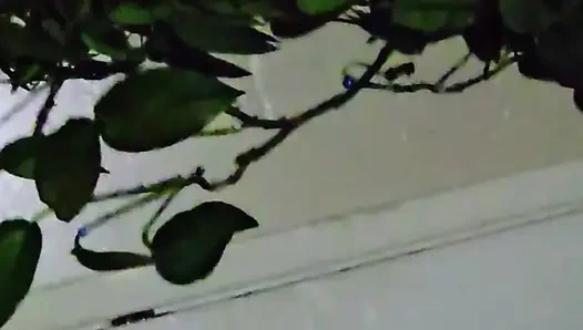 Wow reniis si cewek hot rambut pirang lagi asik nyepong kontol crystal sampai dia keenakan!